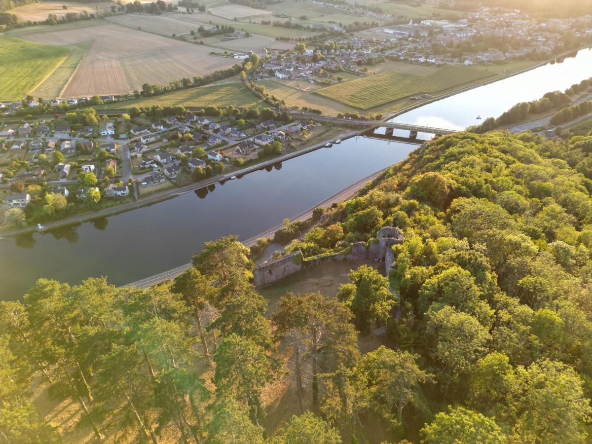 Aux Berges Du Bocq Villa Yvoir Exteriör bild