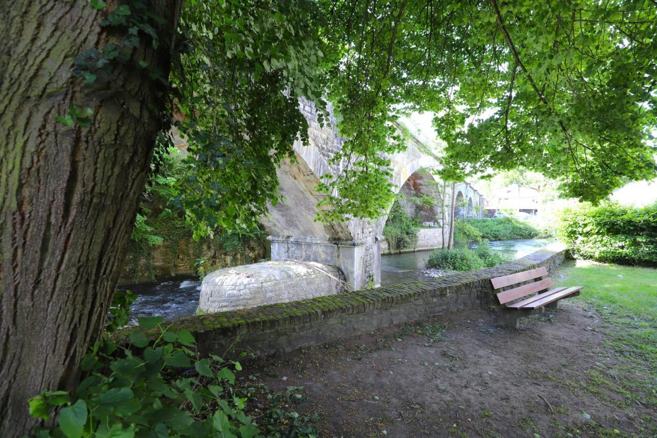 Aux Berges Du Bocq Villa Yvoir Exteriör bild